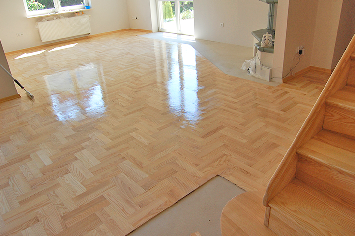 Kosakowo-cyklinowanie-ukladanie-podlog-drewnianych-listwowanie